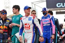Driver group photo, Bahrain International Circuit, 2022