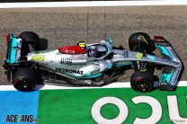 Lewis Hamilton, Mercedes, Bahrain International Circuit, 2022