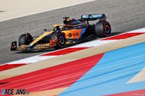 Daniel Ricciardo, McLaren, Bahrain International Circuit, 2022