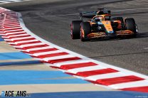 Daniel Ricciardo, McLaren, Bahrain International Circuit, 2022