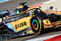 Daniel Ricciardo, McLaren, Bahrain International Circuit, 2022