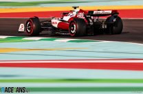 Zhou Guanyu, Alfa Romeo, Jeddah Corniche Circuit, 2022