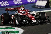 Zhou Guanyu, Alfa Romeo, Jeddah Corniche Circuit, 2022